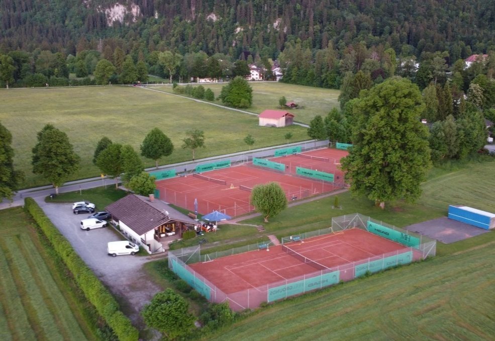 Tennis mit Schlossblick